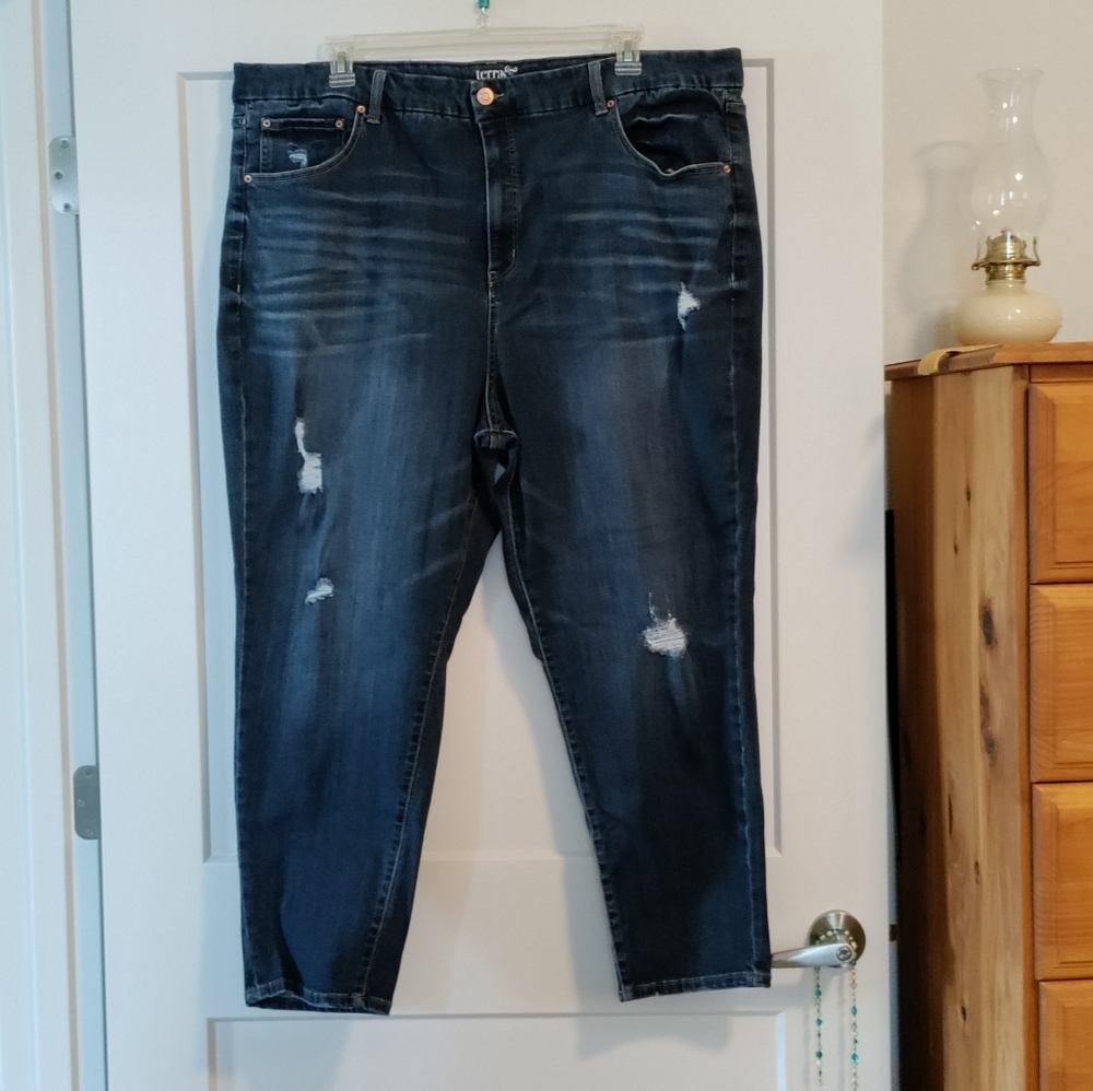 Cute blue jeans with rips